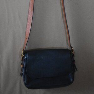 Fossil Black Leather Shoulder Bag with Adjustable Tan Strap